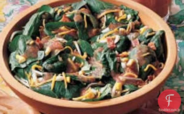 Salada de espinafre com molho de ruibarbo