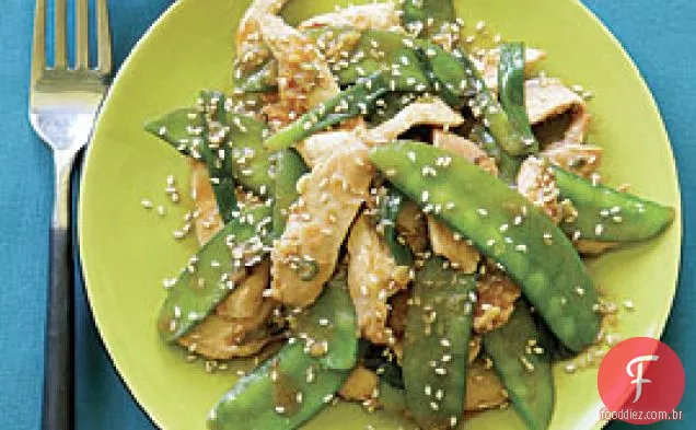 Frango De Gergelim Com Gengibre E Ervilhas