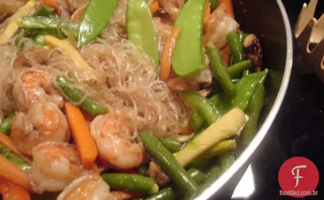 Um Stirfry Camarão Meio Noite