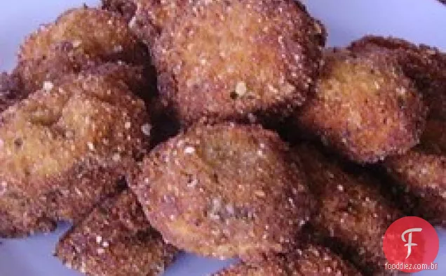 Cogumelos fritos com molho de queijo Feta