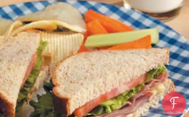 Sanduíches De Carne Ao Caril