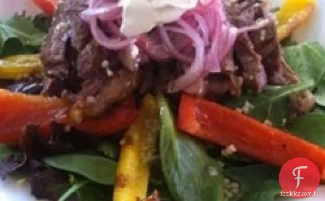 Salada De Bife Fajita Grelhada Com Cebola Rosa Em Conserva