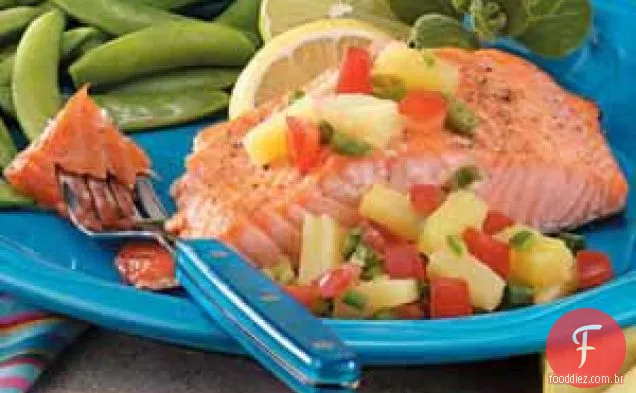 Salmão com gengibre Ananás Salsa