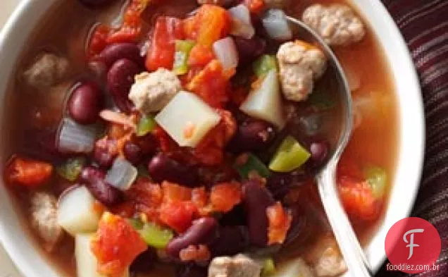 Sopa de feijão com salsicha