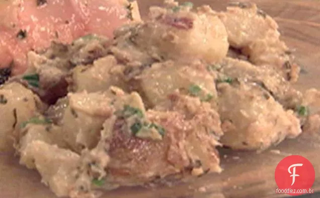 Salada de batata com Bacon e cebolinha e molho balsâmico