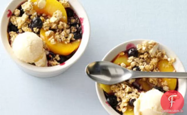Frutas e Granola crocantes com iogurte