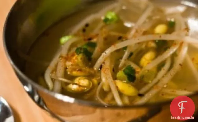 Kong Namul (brotos de soja temperados)