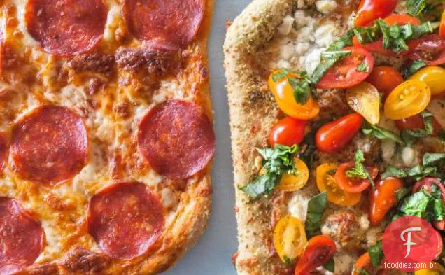 Pizza básica de Pepperoni e Pizza de Quatro Queijos