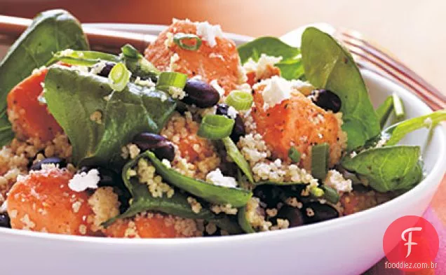 Cuscuz, batata-doce e salada de soja preta