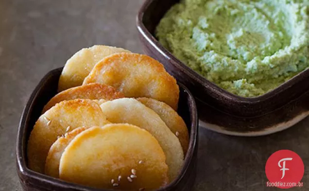 Edamame Dip com Crakers de arroz japonês Caseiros (senbei)