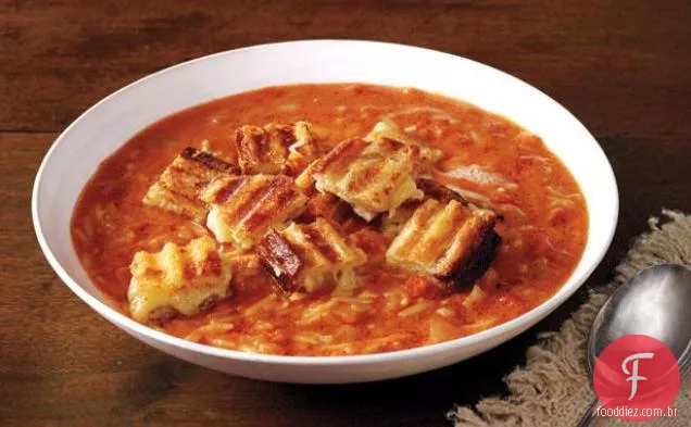 Sopa de tomate fácil e Croutons de queijo grelhado