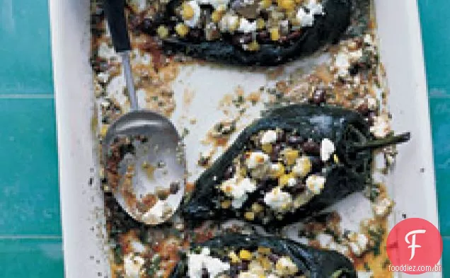 Pimentos Poblano Recheados Em Molho Chipotle