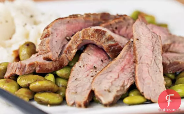 Bife de flanco e Edamame com molho Wasabi