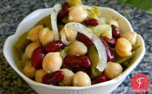 Salada de três feijões de Bob