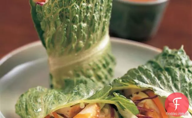 Wraps De Alface de frango com molho de amendoim-Miso