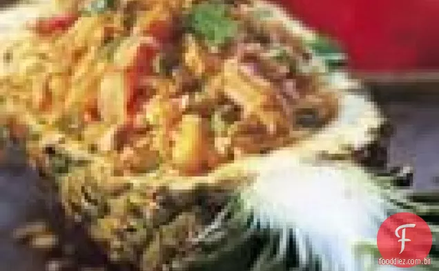 Arroz de jasmim frito com abacaxi (khao Phat Supparot)