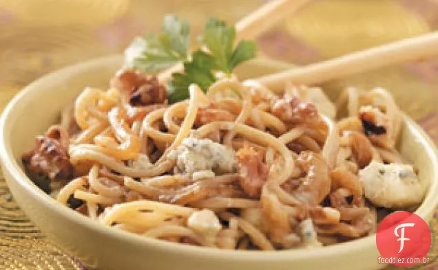 Massa de Gorgonzola com nozes