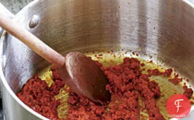 Curry vermelho Estilo Country com carne, Shiitakes e Edamame