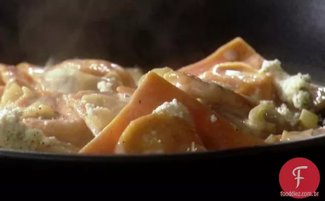 Ravioli De Pimentão Vermelho Com Três Queijos