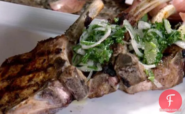 Costeletas de porco grelhadas com Chutney de chalota de limão