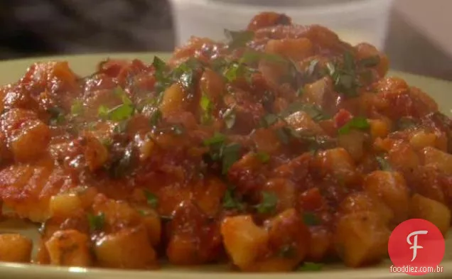 Linguado com manjericão, tomate e orégãos
