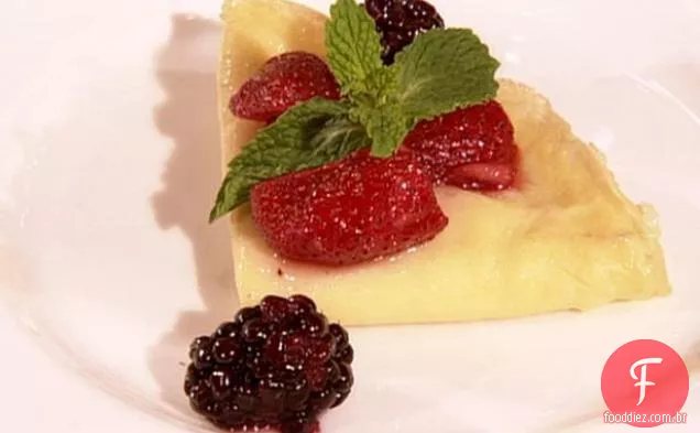 Crepes de frutos silvestres misturados com Mascarpone