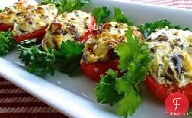 Tomates torrados lentamente com queijo Feta, azeitonas e Pinenuts