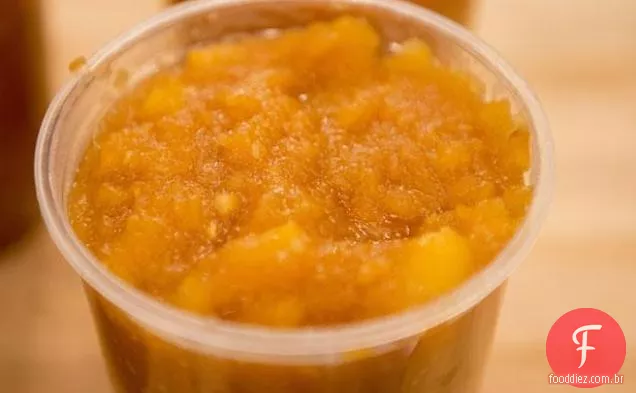 Compota de Bourbon, pêssego e gengibre