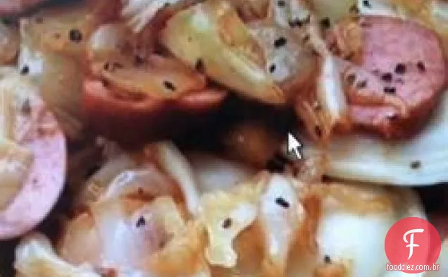 Enchidos Polacos, couves e Pierogies