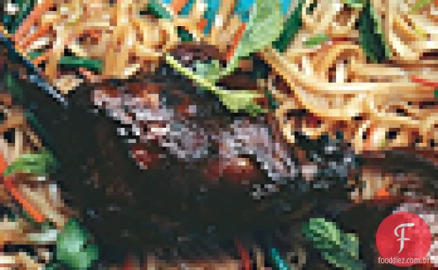 Macarrão asiático com pato assado Confit
