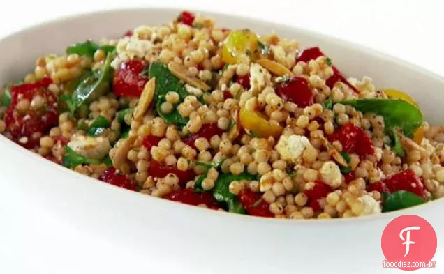 Salada de cuscuz israelita com páprica fumada