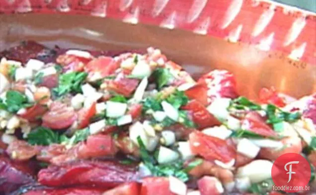 Pimentos vermelhos assados: Salsa Criolla com fogueira
