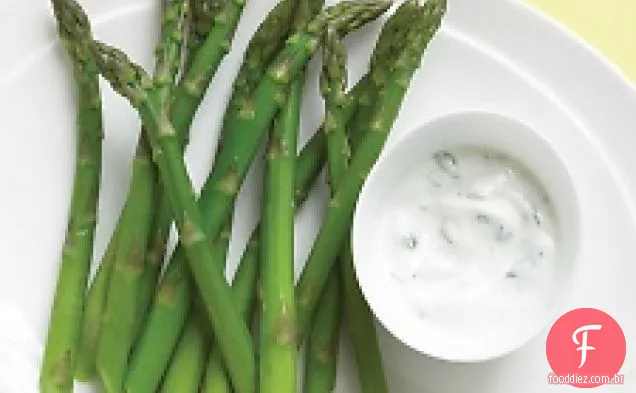 Espargos Com Molho De Iogurte