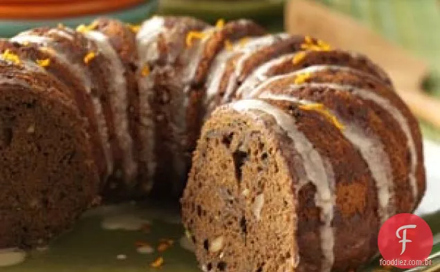 Bolo de chocolate de abobrinha com cobertura de laranja