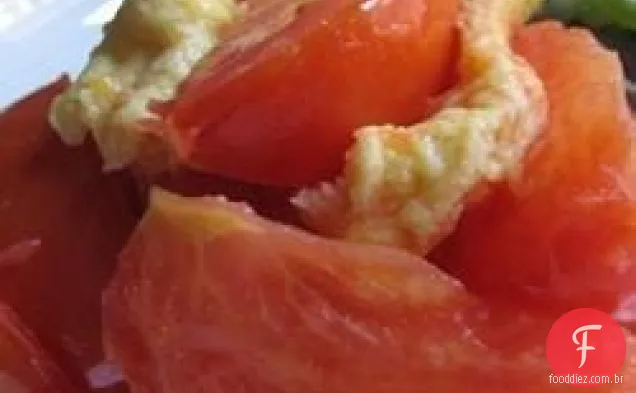 Tomate e ovos fritos