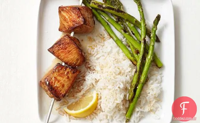 Espetadas De Porco Com Arroz De Sésamo