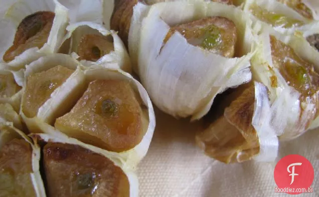 Espargos Grelhados Com Vinagrete De Alho Assado