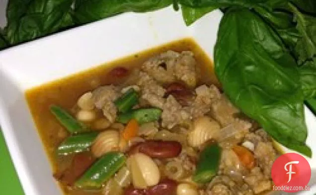 Sopa de feijão e de massas