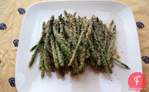 Espargos revestidos com gergelim torrado e Panko com garoa de soja e gengibre