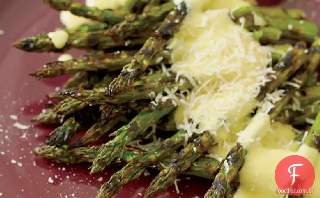 Espargos grelhados com pimenta Zabaglione