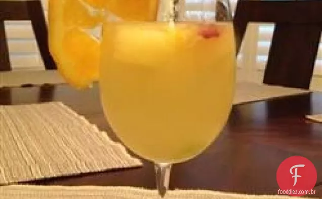 Sangria branca com limonada