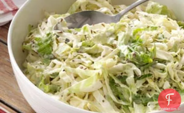 Salada de repolho com alcaravia com maionese de citrinos