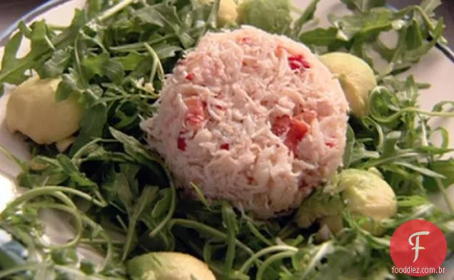 Salada de caranguejo e abacate com molho japonês