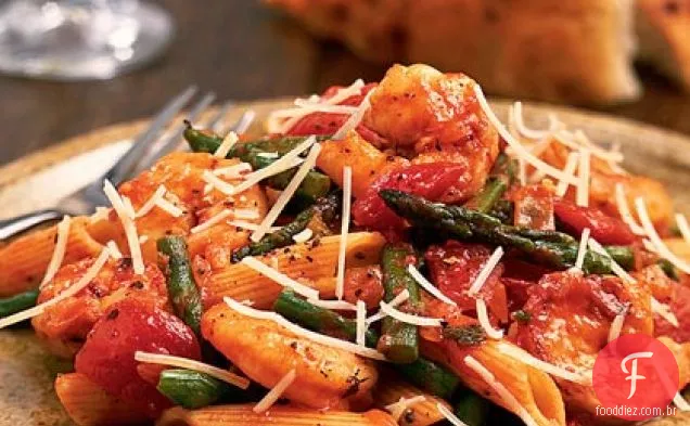 Camarão, espargos e Macarrão Penne
