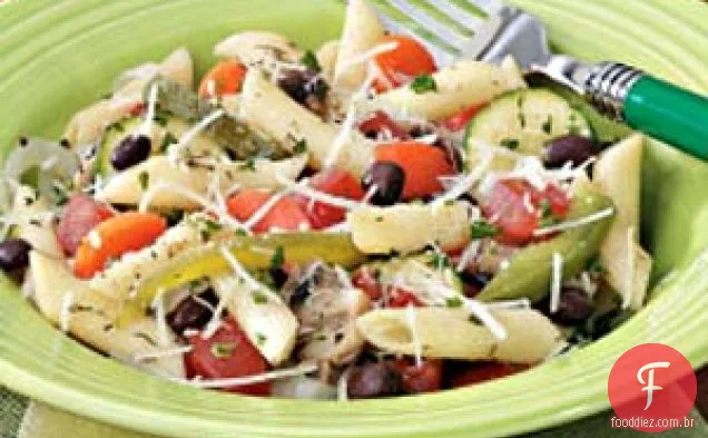 Penne com legumes e Feijão Preto
