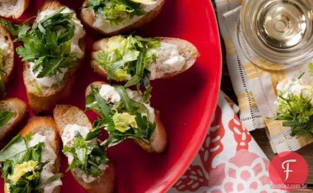 Salada de ervas frescas com Burrata