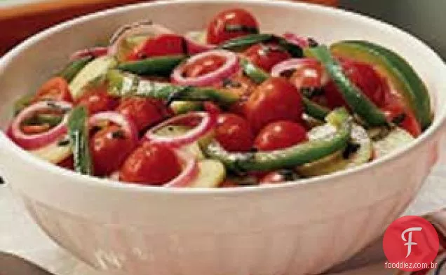 Salada De Legumes De Verão