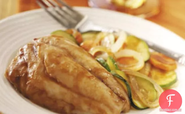 Pargo vermelho com vegetais