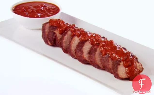 Lombo de porco esfregado com cacau e molho de tomate com Chocolate
