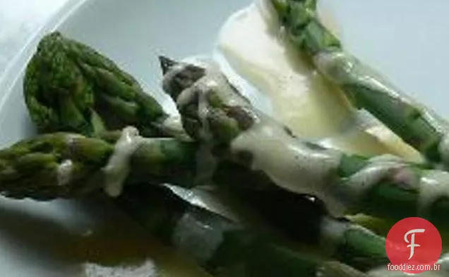Espargos Com Jalapeno Hollandaise